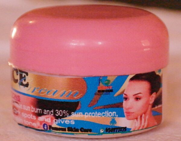 Face Cream prevents and treat sun burn and 30% sun protection, green veins, dark spots and gives uniform skin tone